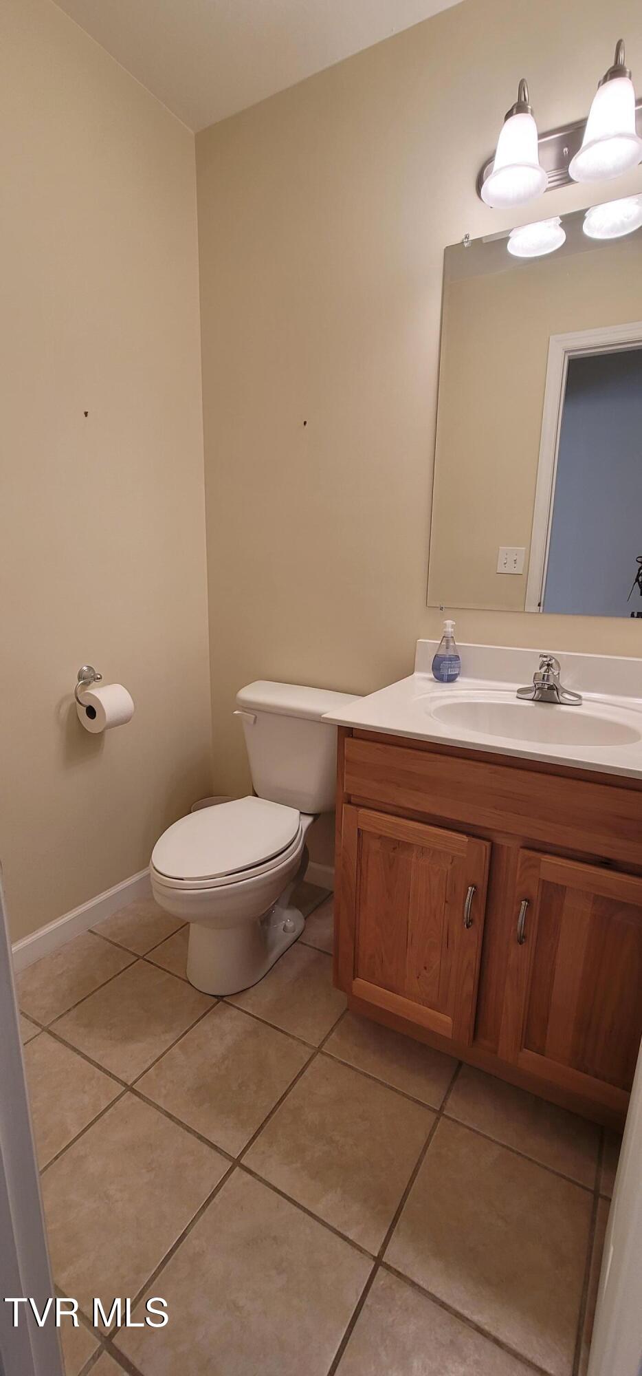 392 Reynolds Road Elizabethton, TN 37643 - Photo 35 of 43 20251108_112625