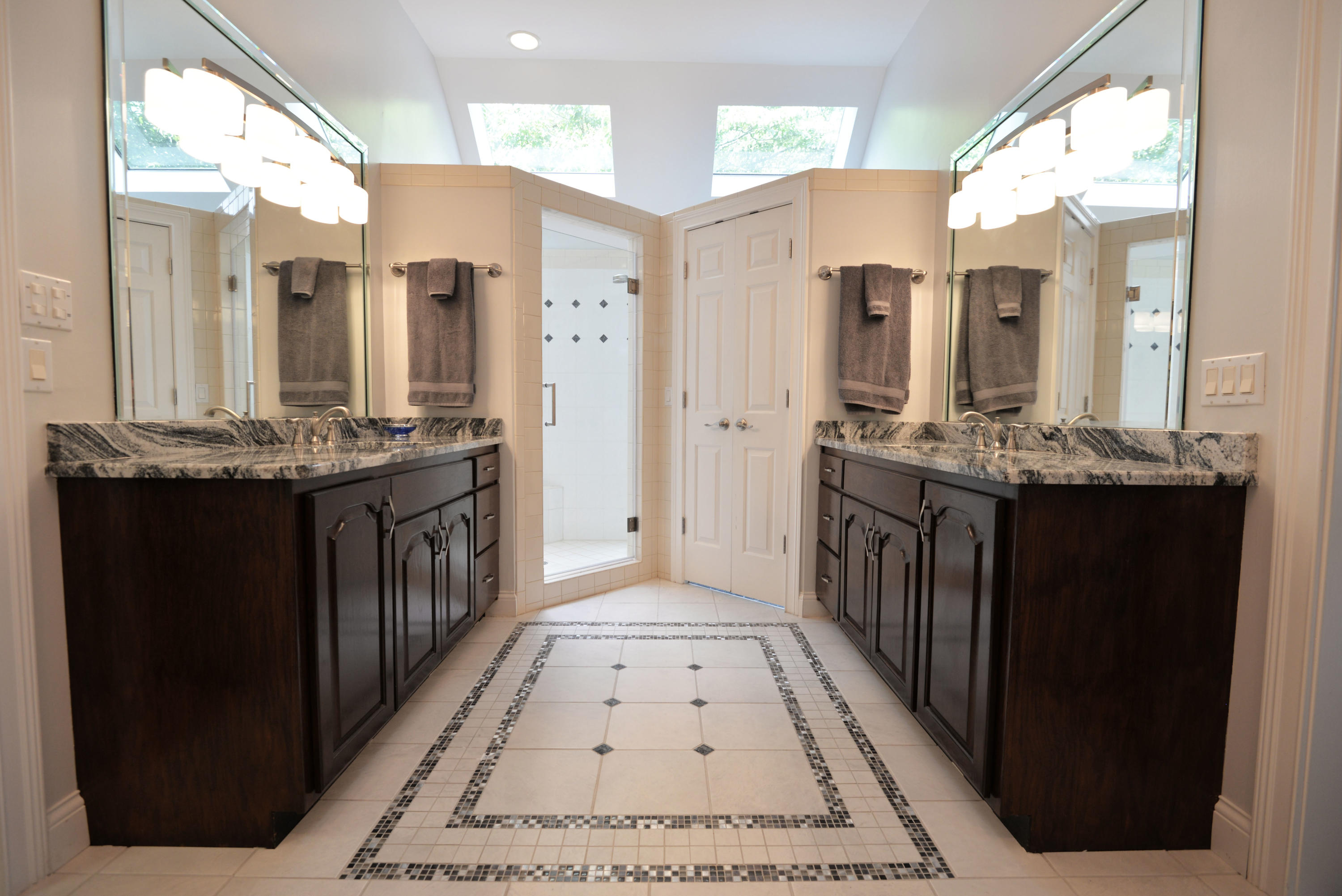 5720 Vincent Road Chattanooga, TN 37416 - Photo 27 of 64 Master bath view 1