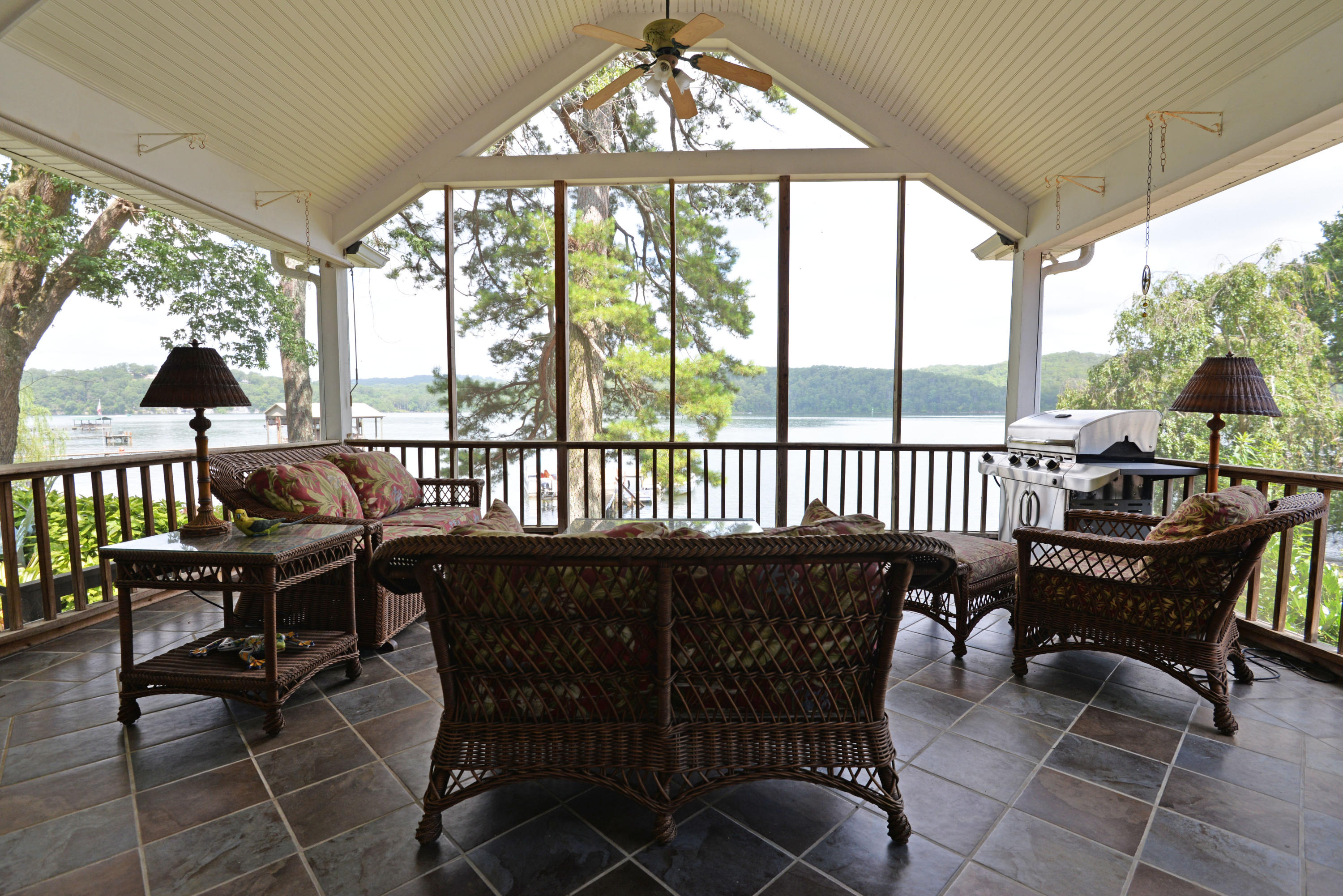 5720 Vincent Road Chattanooga, TN 37416 - Photo 8 of 64 Screend porch view 3
