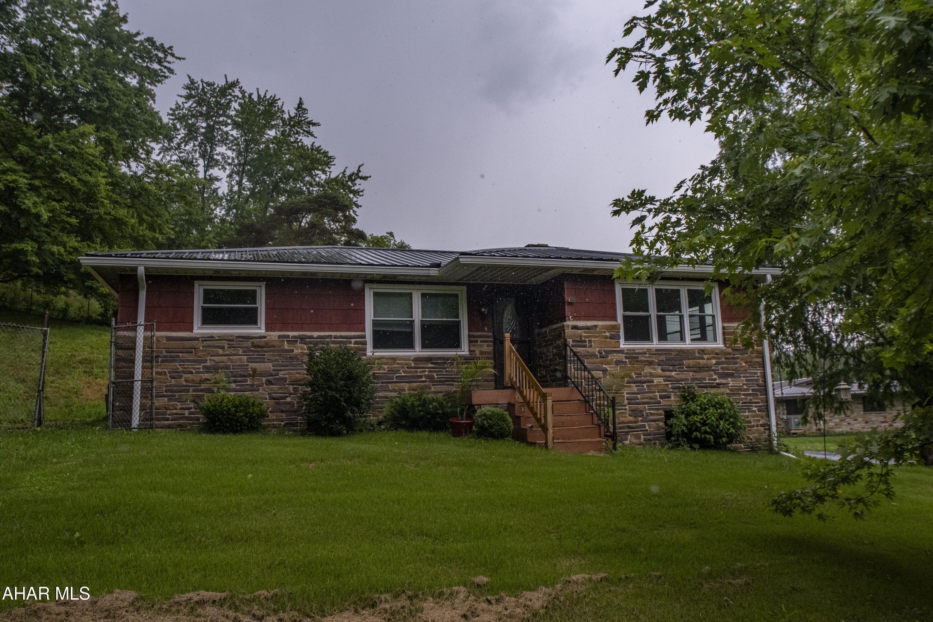 315 Munster Road Portage, PA 15946 - Photo 2 of 36