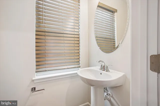 $3,400 | 4016 Shire Meadow Lane, Triangle, VA 22172