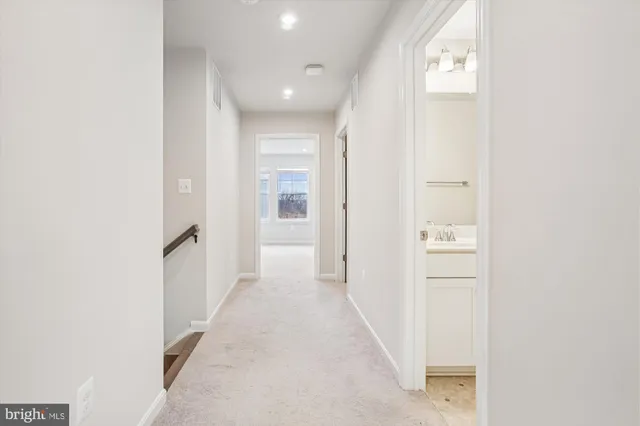 $3,400 | 4016 Shire Meadow Lane, Triangle, VA 22172