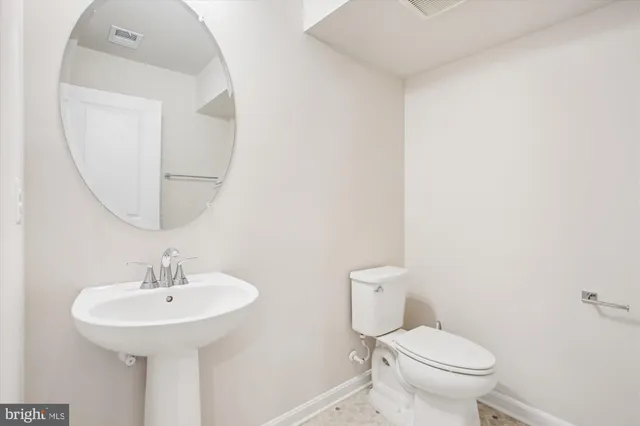 $3,400 | 4016 Shire Meadow Lane, Triangle, VA 22172