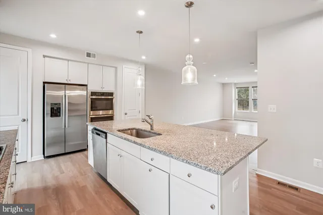 $3,400 | 4016 Shire Meadow Lane, Triangle, VA 22172