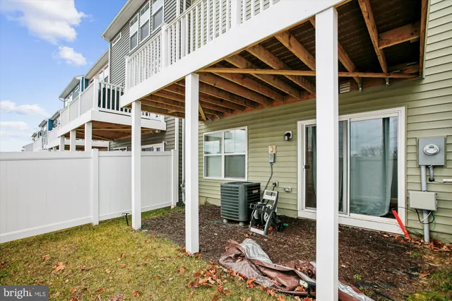 $3,400 | 4016 Shire Meadow Lane, Triangle, VA 22172