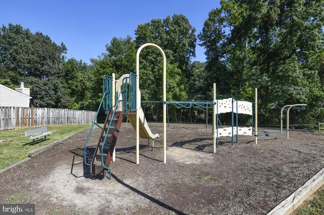 $3,400 | 4016 Shire Meadow Lane, Triangle, VA 22172