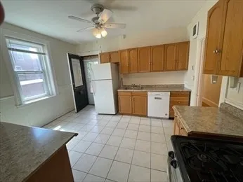 $2,300 | 15 Lynde Street, Unit 17, Salem, MA 01970