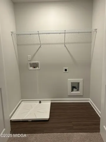 a view of utility room