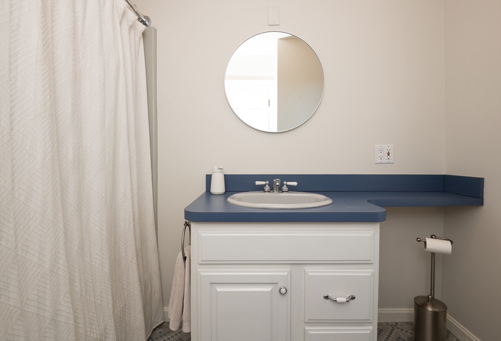 6-8 Devon Avenue, Unit 3 Beverly, MA 01915 - Photo 31 of 40