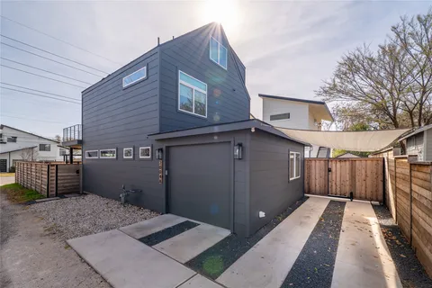 $1,399,000 | 2004 Chestnut Avenue, Unit 1, Austin, TX 78722