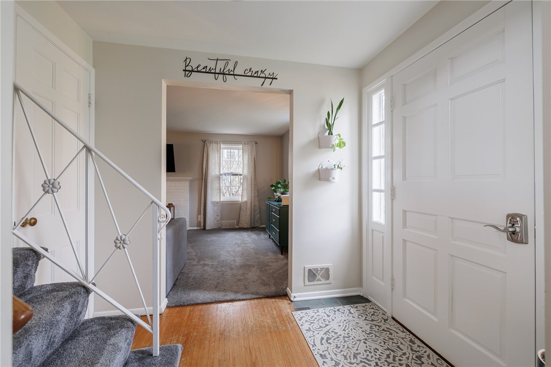 124 Parkmere Road Irondequoit, NY 14617 - Photo 2 of 37