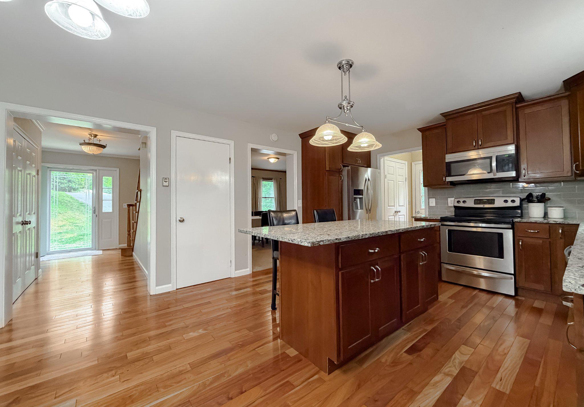 3570 Ponds Wood Road Chesapeake Beach, MD 20732 - Photo 5 of 50 Granite counters and Stainless steel appliances