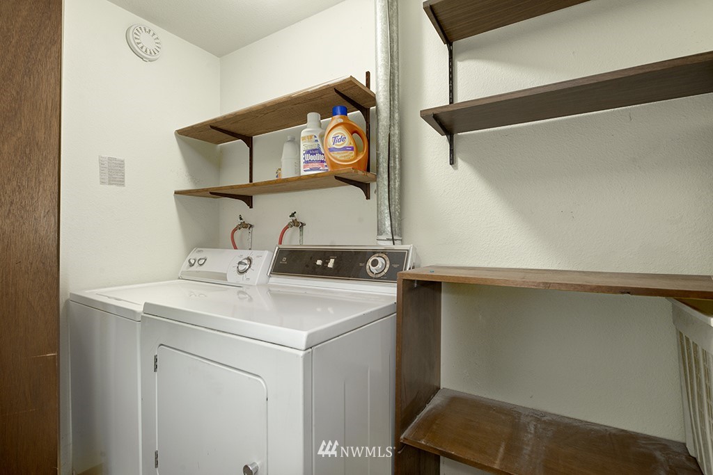807 Union Street Northeast Renton, WA 98056 - Photo 19 of 38 a utility room with dryer and washer