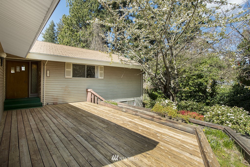 807 Union Street Northeast Renton, WA 98056 - Photo 2 of 38 a house view with a outdoor space
