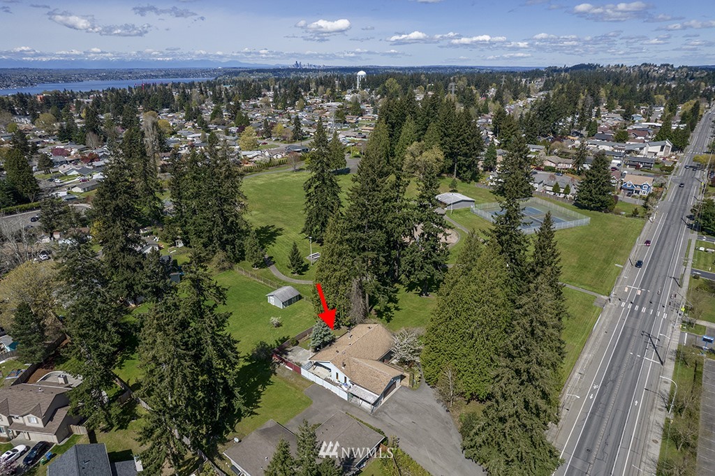 807 Union Street Northeast Renton, WA 98056 - Photo 26 of 38 a view of outdoor space and yard