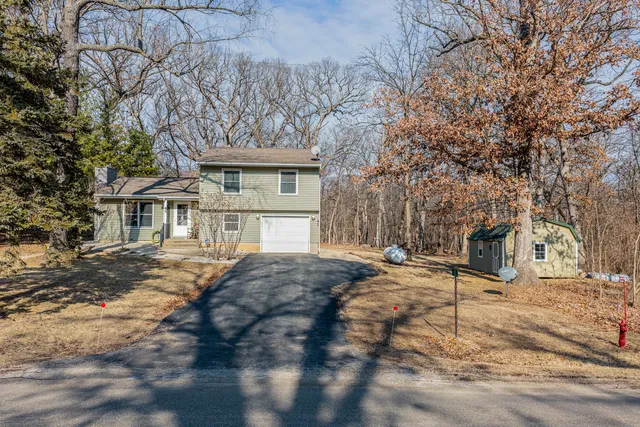 $204,900 | 47 Lake Thunderbird Drive, Putnam, IL 61560