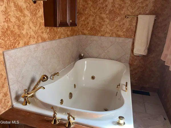 $652,000 | 17 Hawkins Lane, Horicon, NY 12815