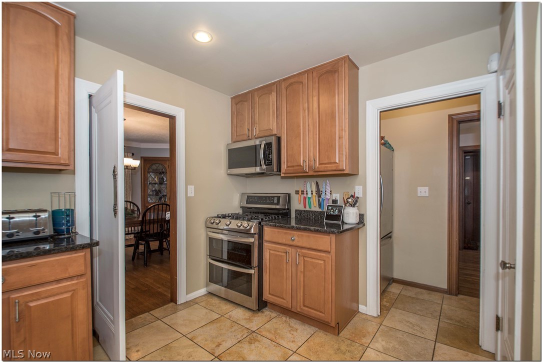 2600 Traymore Road Cleveland, OH 44118 - Photo 11 of 30 Gallery Image 11