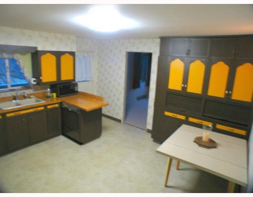 836 Irwin Run Road West Mifflin, PA 15122 - Photo 6 of 18 Kitchen. 14x13 Seller willing to credit for Dishwasher/Double