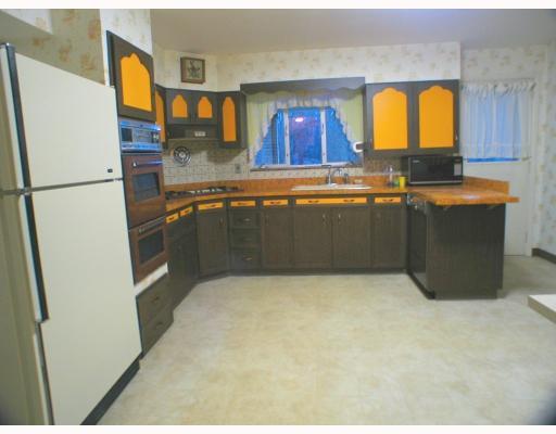 836 Irwin Run Road West Mifflin, PA 15122 - Photo 10 of 18 Kitchen.
