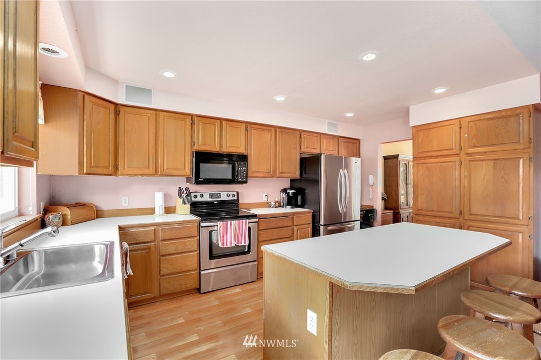 522 South Lake Roesiger Road Snohomish, WA 98290 - Photo 4 of 25