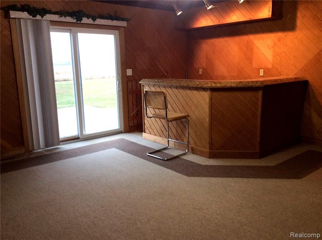 9105 Beecher Road Flushing, MI 48433 - Photo 12 of 22 Rec Room Bar.jpg