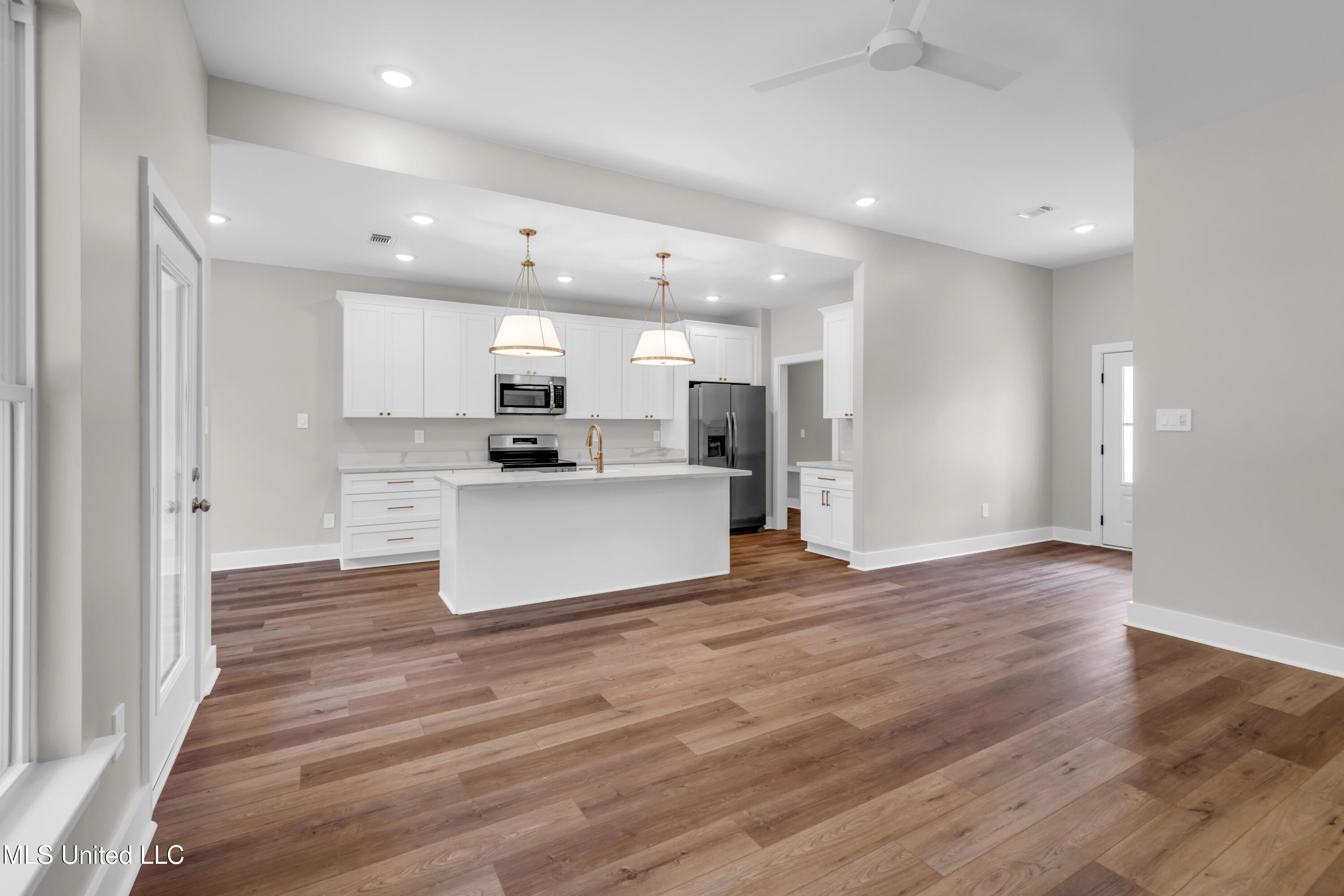 13379 Wash Fayard Road Biloxi, MS 39532 - Photo 6 of 27 13379WashFayardRd-6
