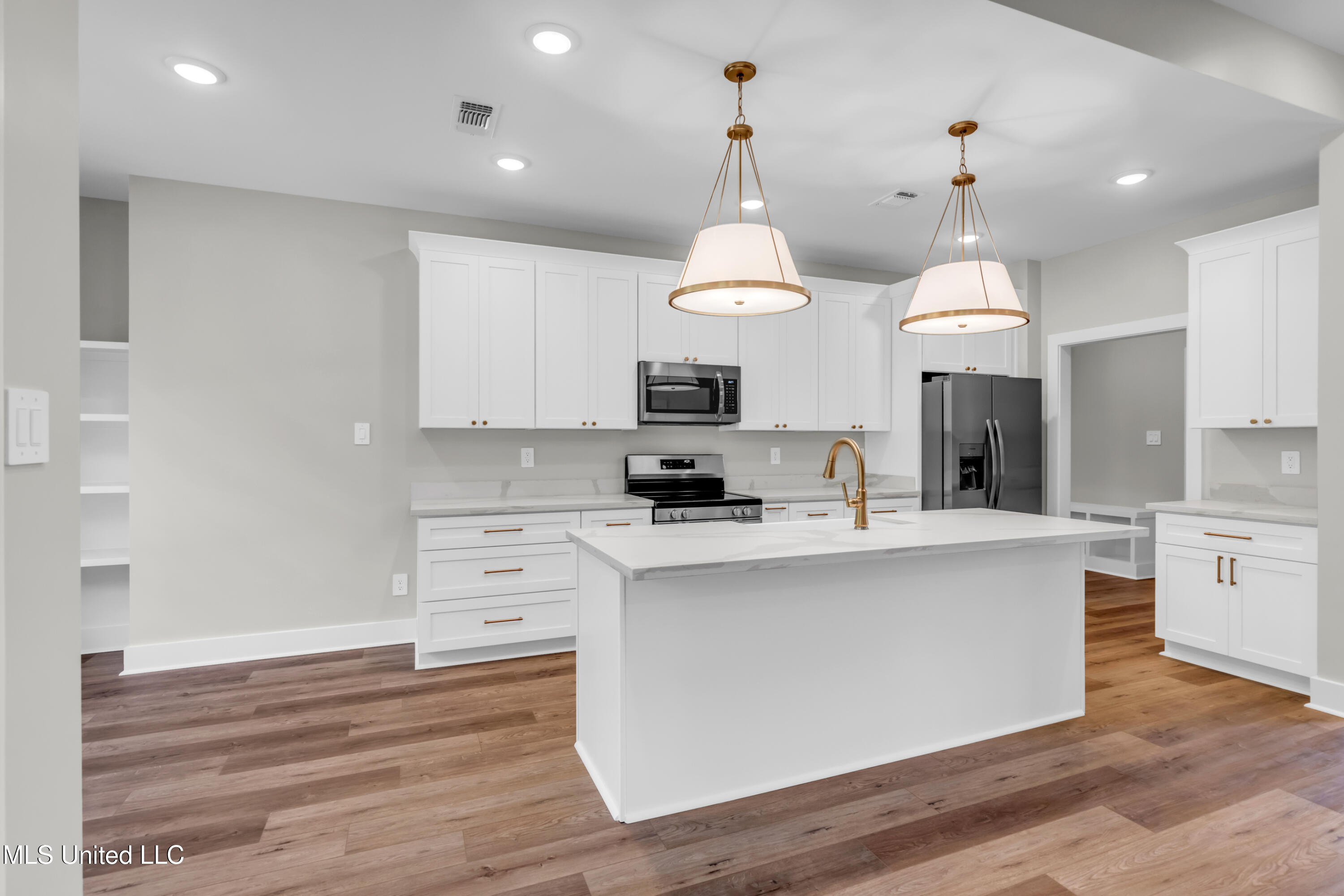 13379 Wash Fayard Road Biloxi, MS 39532 - Photo 8 of 27 13379WashFayardRd-8