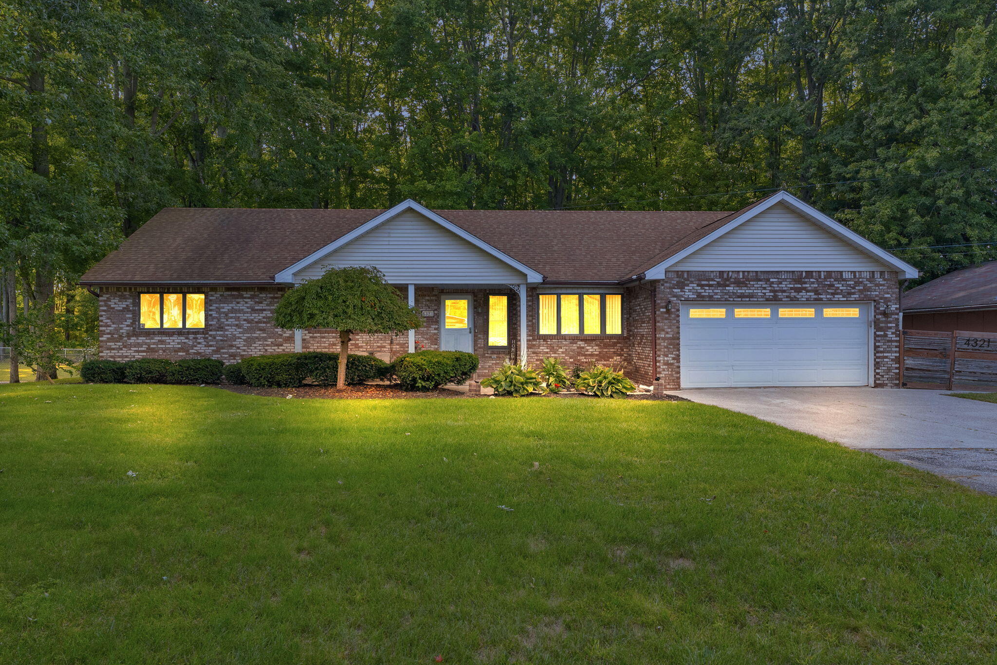 4321 Parker Road Fort Gratiot, MI 48059 - Photo 2 of 49 1-web-or-mls-DSC06086 twilight