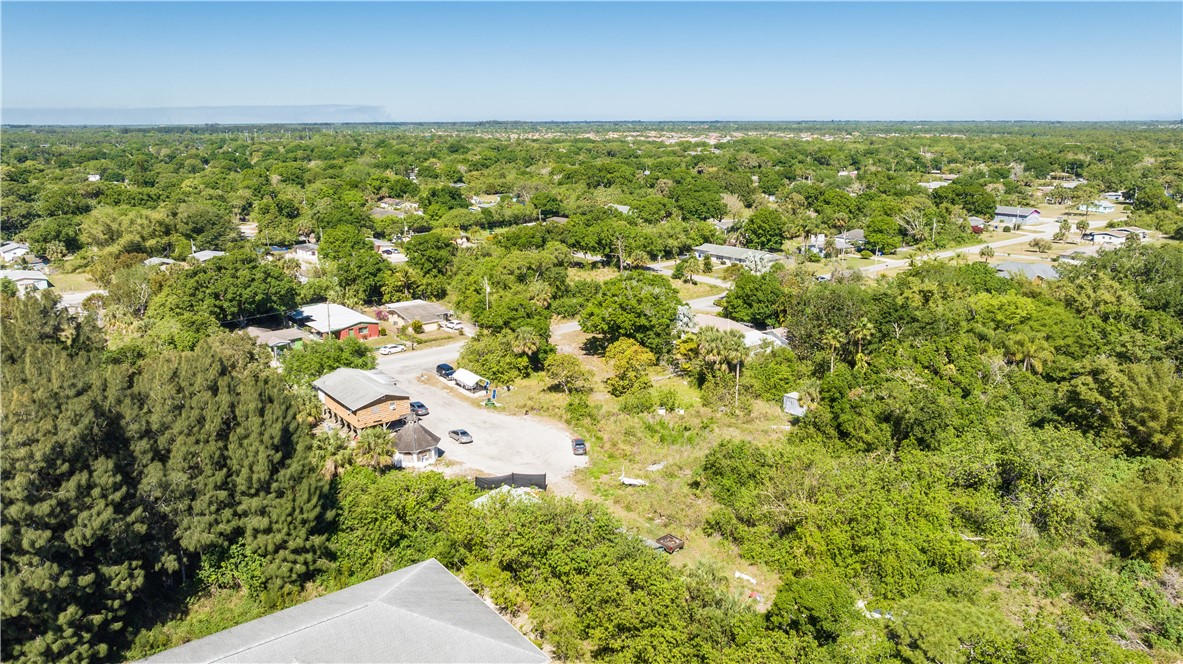 4560 32nd Avenue Vero Beach, FL 32967 - Photo 5 of 13 a view of a city