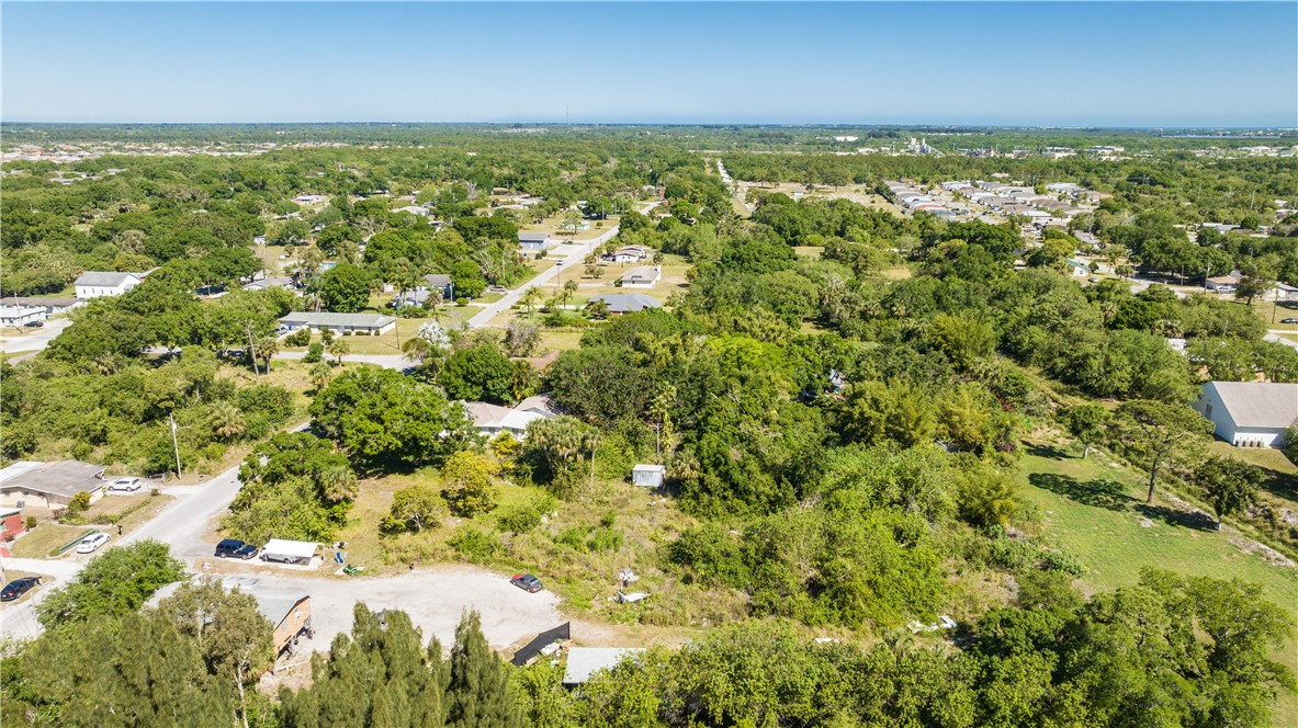 4560 32nd Avenue Vero Beach, FL 32967 - Photo 8 of 13 a view of outdoor space and mountain view