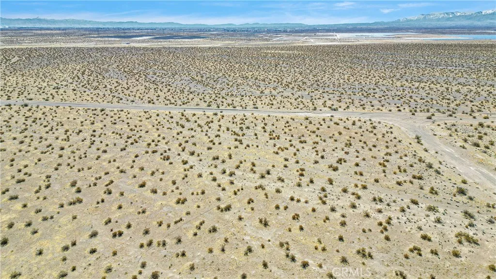 0 Desert Flower Road Odessa, TX 79763 - Photo 4 of 12 a bathroom with a shower curtain