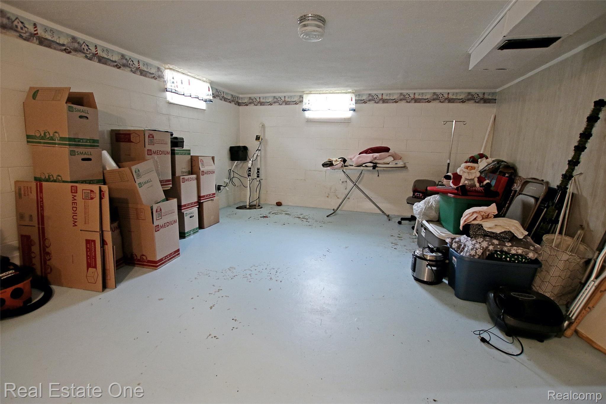 930 North Wilder Road Lapeer, MI 48446 - Photo 31 of 54 28) Basement.jpg