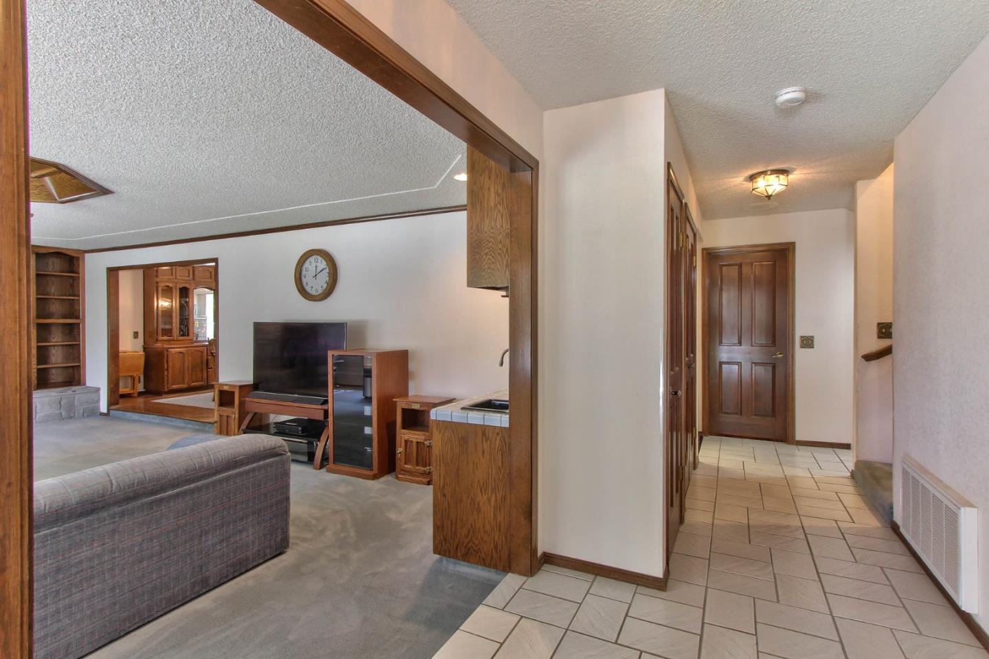 17596 Cross Road Salinas, CA 93907 - Photo 11 of 33 Gallery Image 11