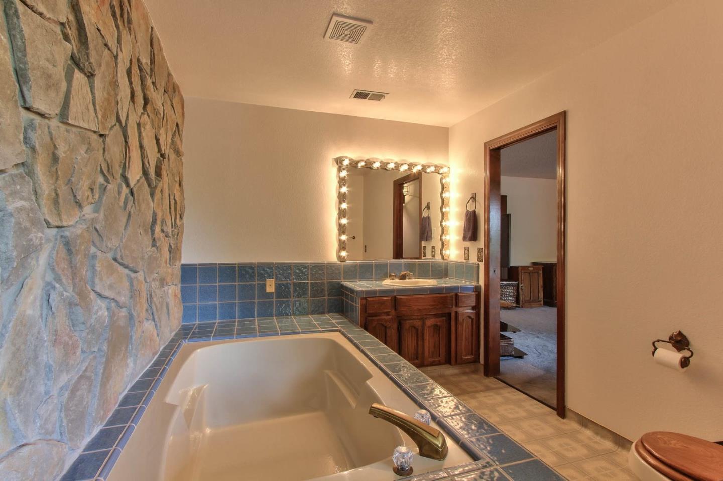 17596 Cross Road Salinas, CA 93907 - Photo 24 of 33 Gallery Image 24
