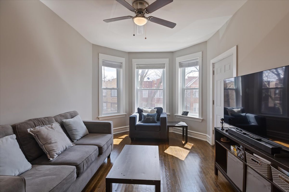 4844 West Rice Street Chicago, IL 60651 - Photo 3 of 33