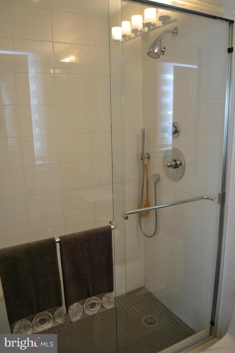 1103 Valewood Road Baltimore, MD 21286 - Photo 27 of 30 Bath (Master)