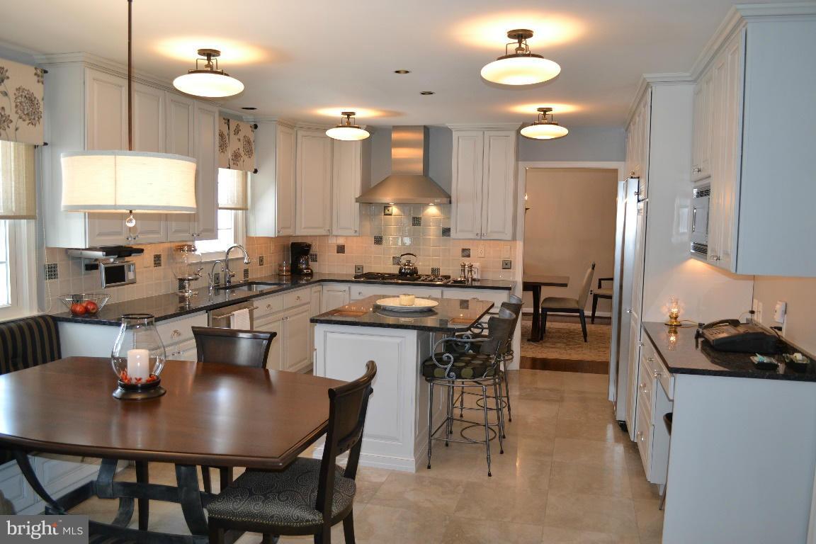 1103 Valewood Road Baltimore, MD 21286 - Photo 5 of 30 Kitchen