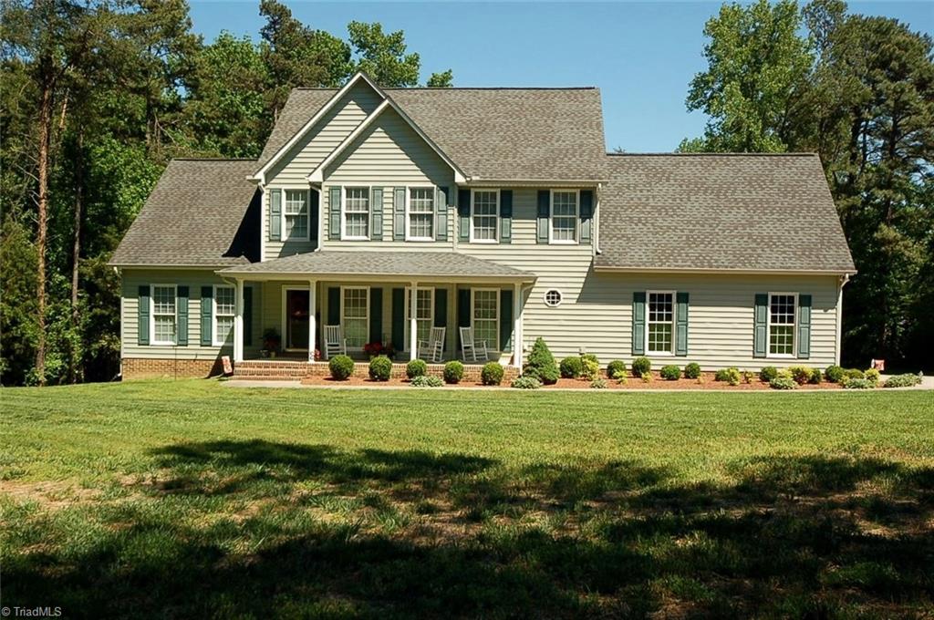 Welcome to 6205 Monnett Road! This lovely three bedroom home is ready for new owners!