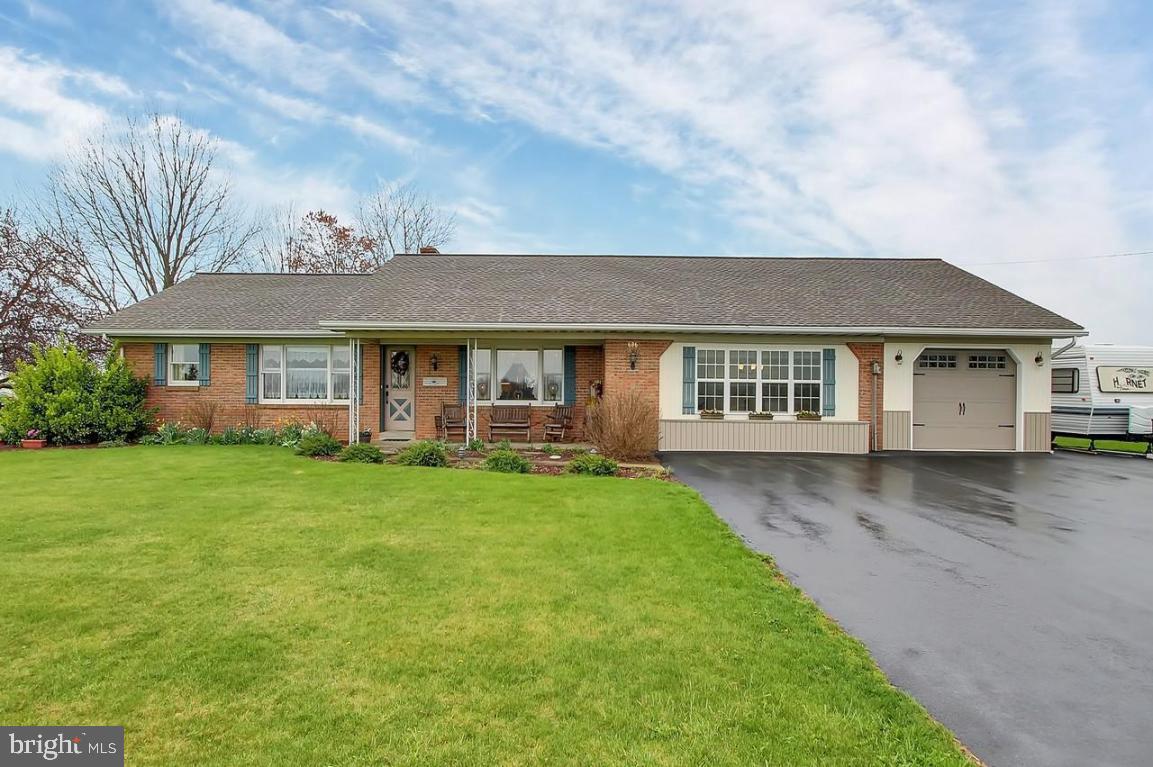 686 South Colebrook Road Manheim, PA 17545 - Photo 1 of 40