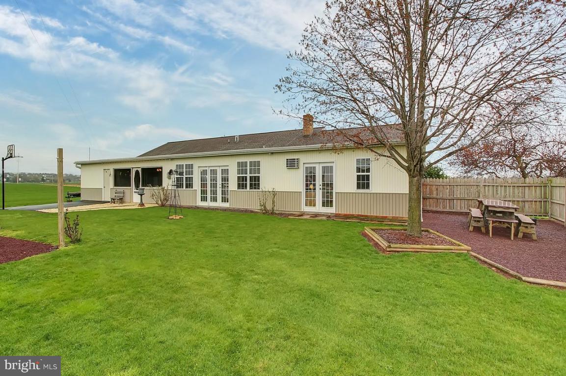 686 South Colebrook Road Manheim, PA 17545 - Photo 34 of 40