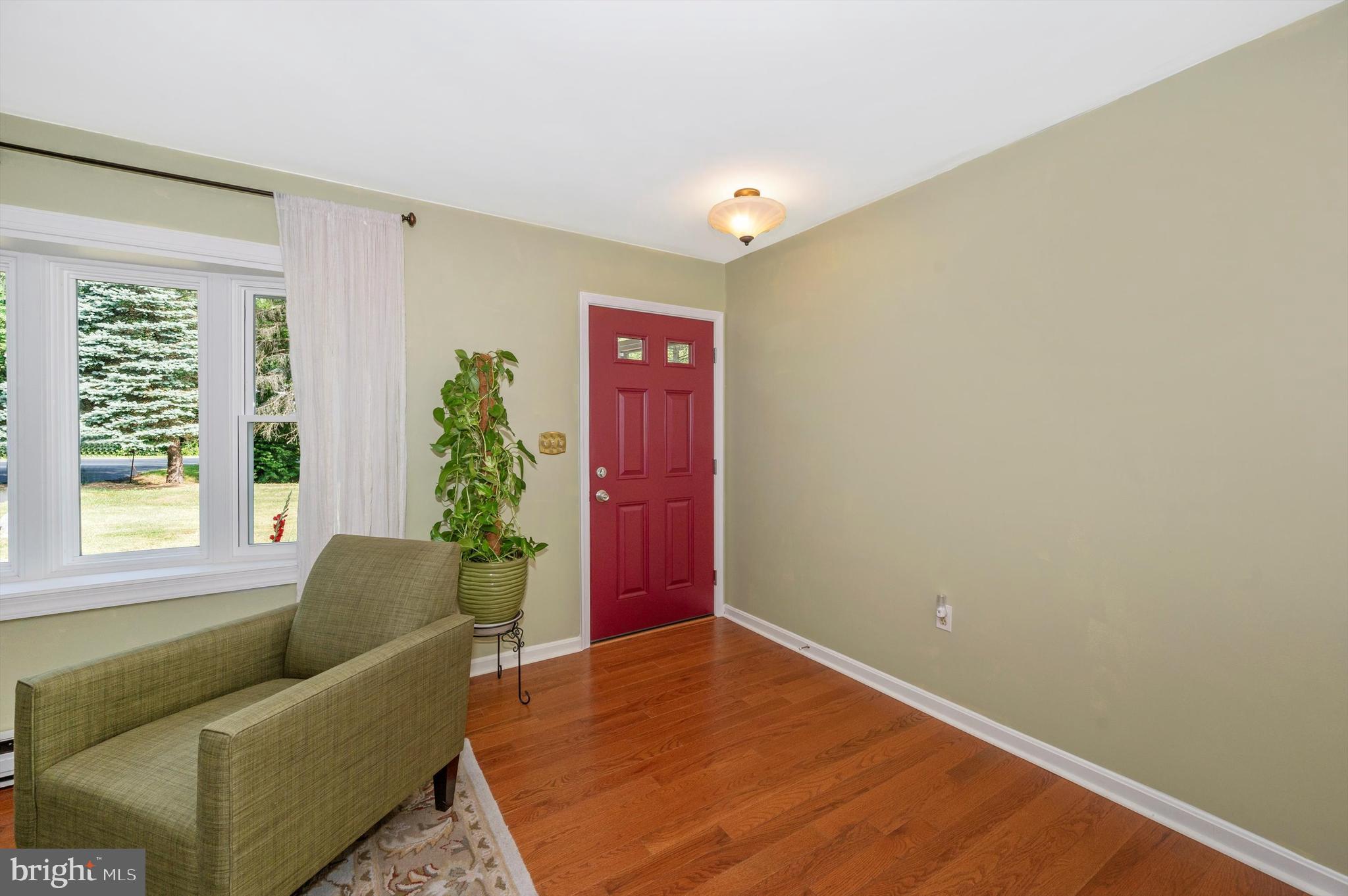 5131 Perry Road Mount Airy, MD 21771 - Photo 5 of 63 Front entrance to living room