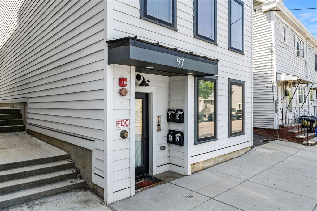 97 Condor Street Boston, MA 02128 - Photo 3 of 17