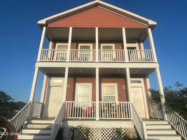 $1,300 | 2000 Magazine Street, Unit B, Ocean Springs, MS 39564