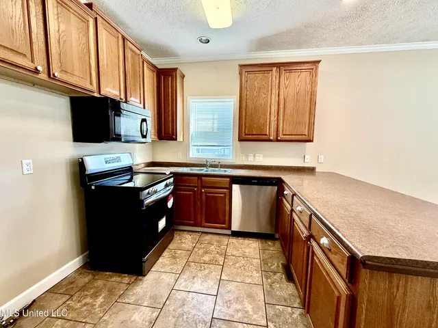 $1,300 | 2000 Magazine Street, Unit A, Ocean Springs, MS 39564