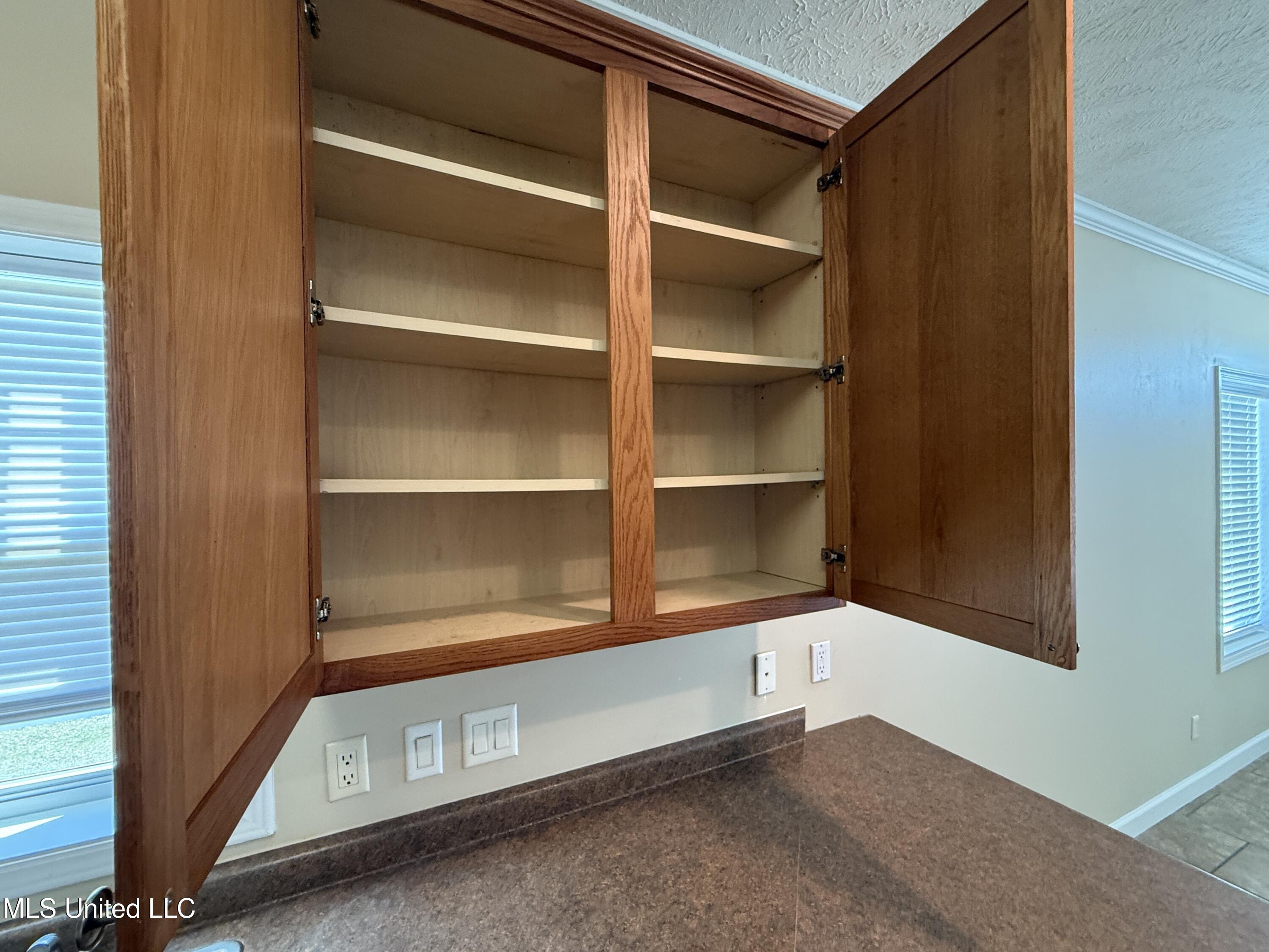 2000 Magazine Street, Unit B Ocean Springs, MS 39564 - Photo 14 of 28 Wall unit