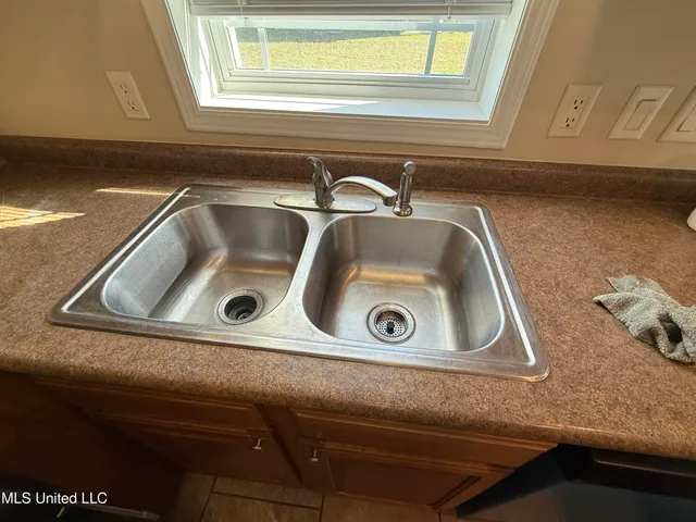 $1,300 | 2000 Magazine Street, Unit A, Ocean Springs, MS 39564