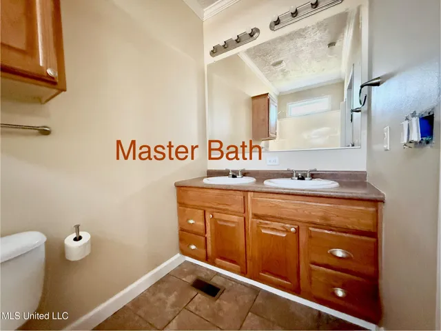 $1,300 | 2000 Magazine Street, Unit A, Ocean Springs, MS 39564