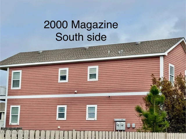 $1,300 | 2000 Magazine Street, Unit A, Ocean Springs, MS 39564