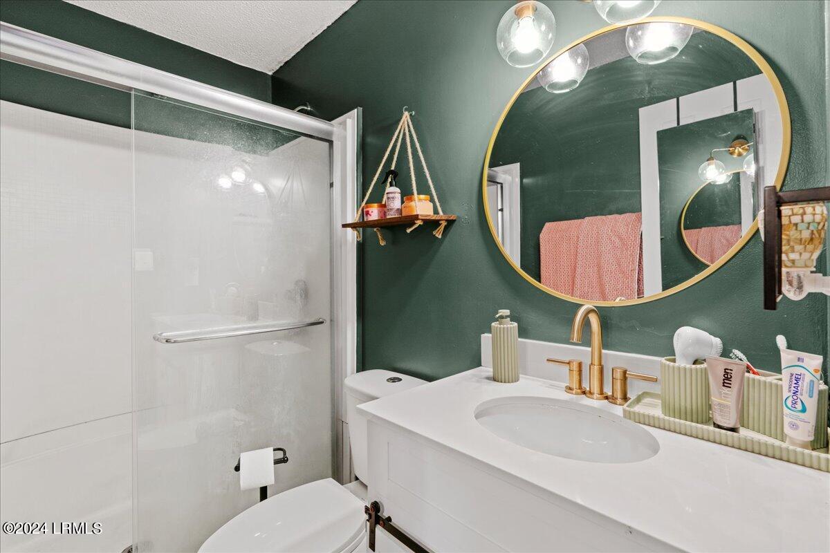 22 Holly Hall Road Beaufort, SC 29907 - Photo 20 of 34 21-Primary Bathroom